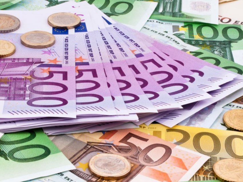 Rreth 80 milionë euro fituan bankat komerciale në Kosovë gjatë vitit 2020