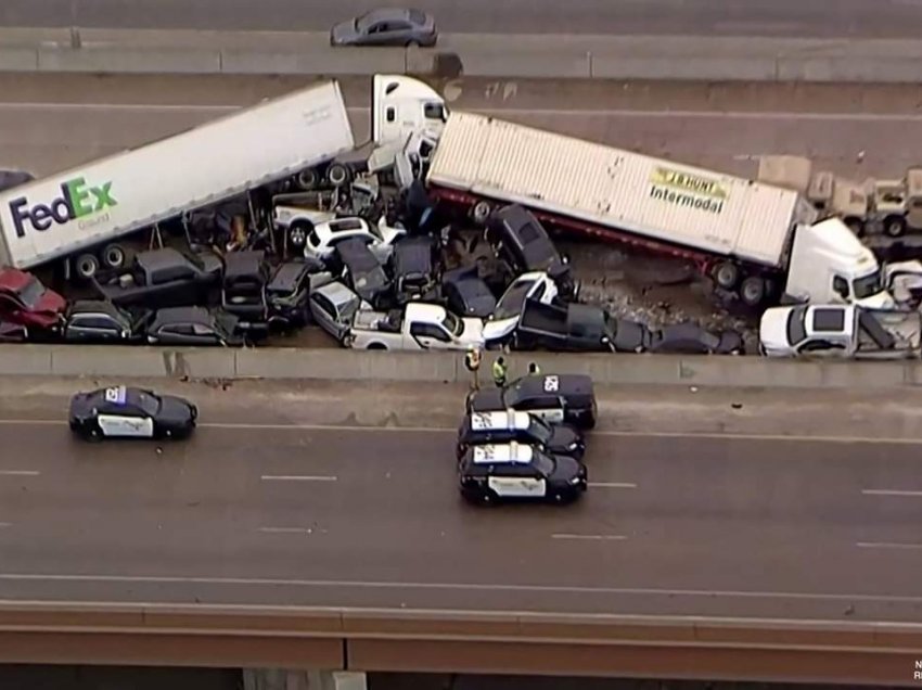 6 të vdekur e 65 të plagosur në aksidentin zinxhir të 130 automjeteve në autostradën e Texas