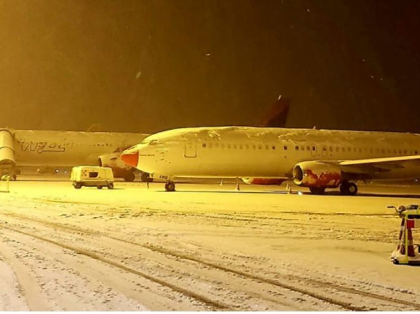 10 cm borë bllokon Rinasin, avionët bëjnë ulje të detyruar në Bari gjatë orëve të natës