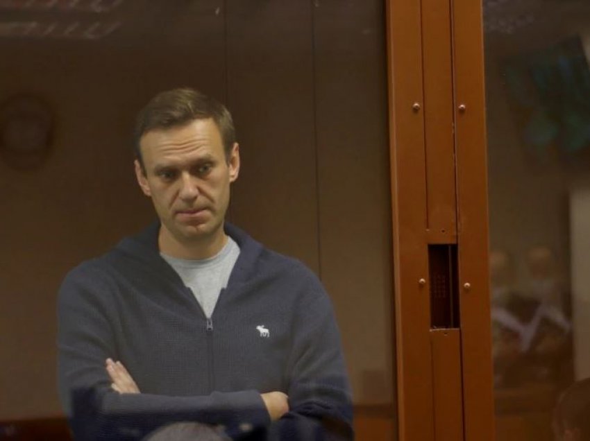 Mbështetësit e Navalnyt ndryshojnë formën e protestës