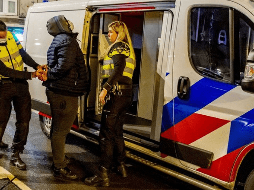 Gjykata në Holandë urdhëron fundin e izolimit policor prej Covid-19