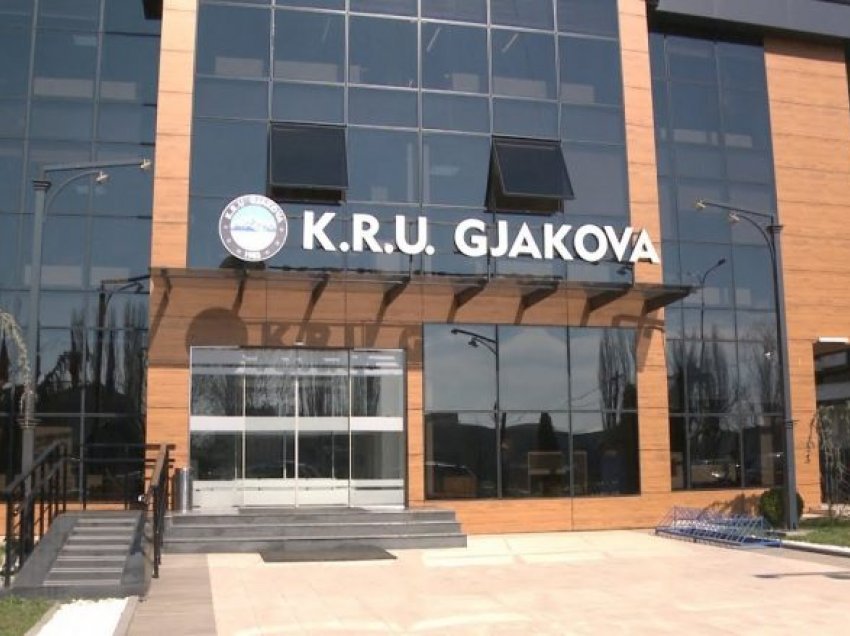 KRU “Gjakova” apelon qytetarët të mos hedhin mbetjet inerte në rrjetin e kanalizimit