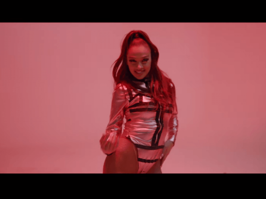 Melisa publikon këngën “U kry”, shfaqet joshëse në videoklip