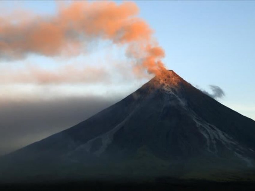 Shpërthen sërish mali Merapi në Indonezi, lumenj llave nga vullkani më aktiv në botë