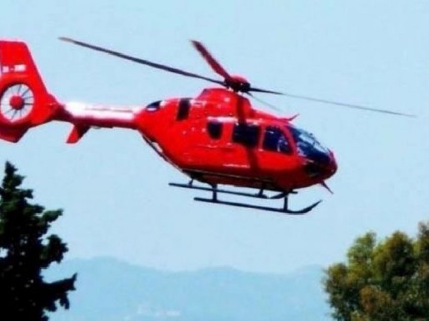 Sherri mes të rinjve në Tiranë përfundon me plagosje, njëri dërgohet me helikopter në spital