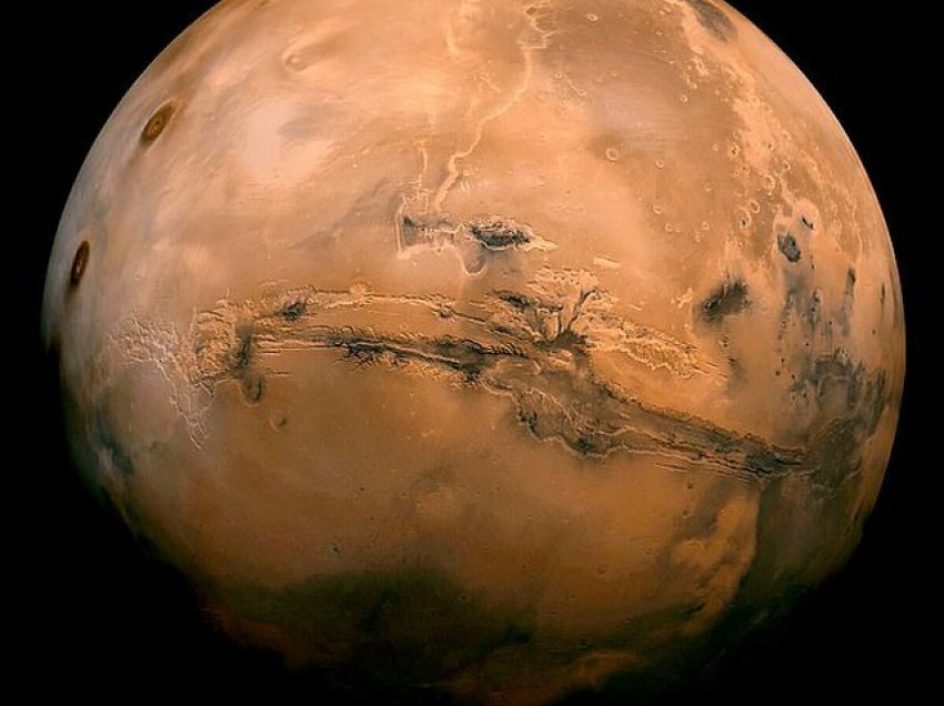 NASA bën zbulimin e pabesueshëm dhe nis kërkimet për ekzistencën e jetës aliene në Mars