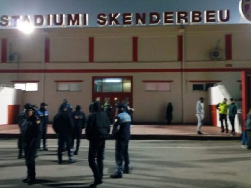 Befasi e pakëndshme për sheikun që vizitoi stadiumin shqiptar