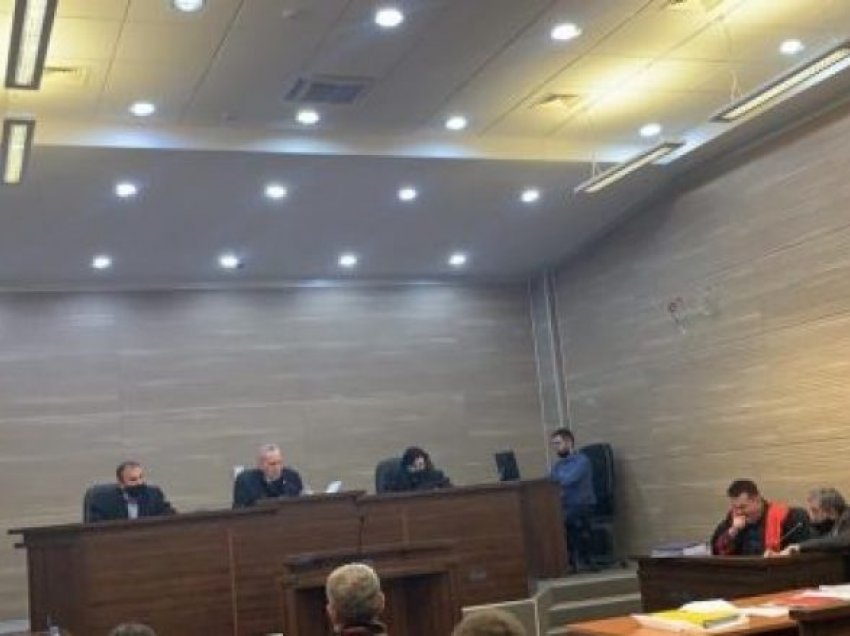 I akuzuari për krime lufte kërkon të gjykohet nga Specialja në Hagë, gjyqtari dhe prokurori kundërshtojnë propozimin