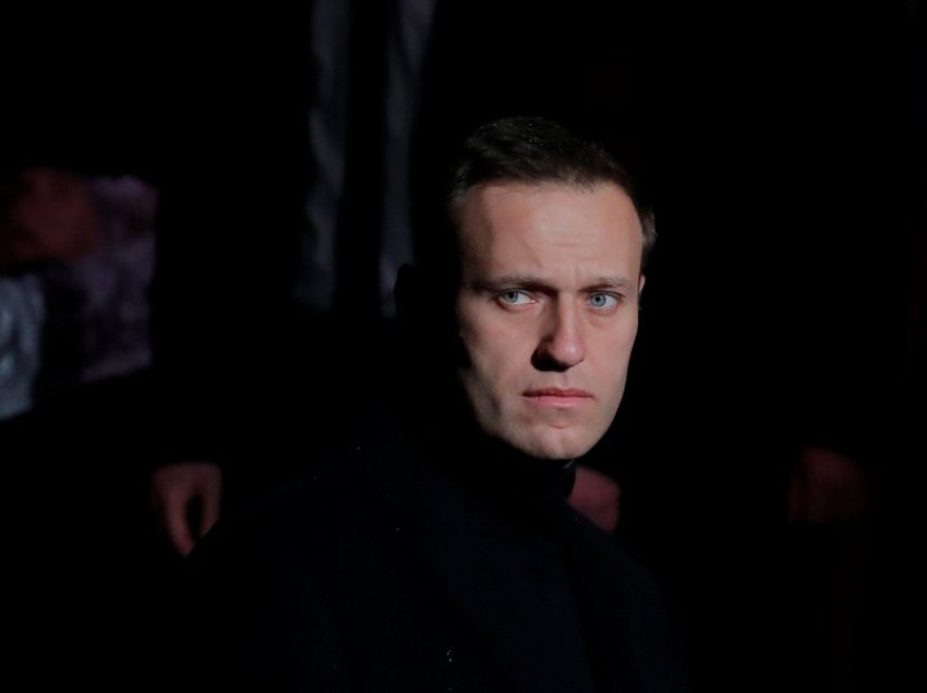 Navalny zhvendoset nga burgu i Moskës, nuk dihet ku është dërguar