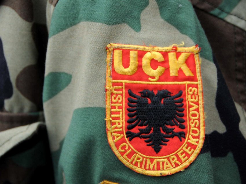 Ish-ushtari i UÇK-së nga Shqipëria takon pas 21 vitesh komandantin që e dinte për të vdekur