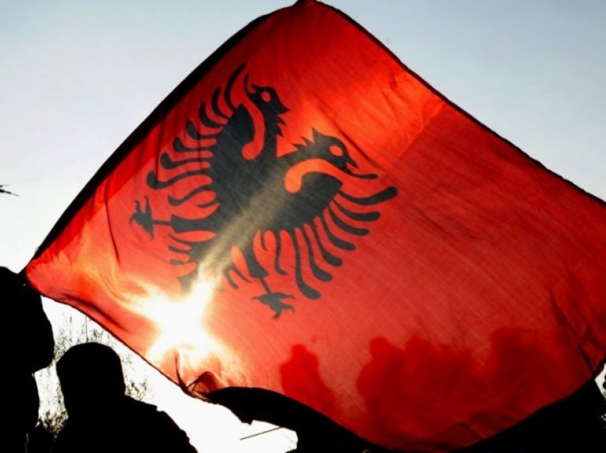 Profesori britanik James Ker-Lindsay: Idetë e rrezikshme të shqiptarëve mund të sjellin reagime zinxhir në Ballkan