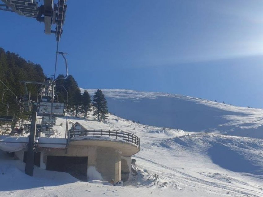 Brezovica ‘thërret’ skitarët/ “Ka mjaftueshëm borë për skijim”
