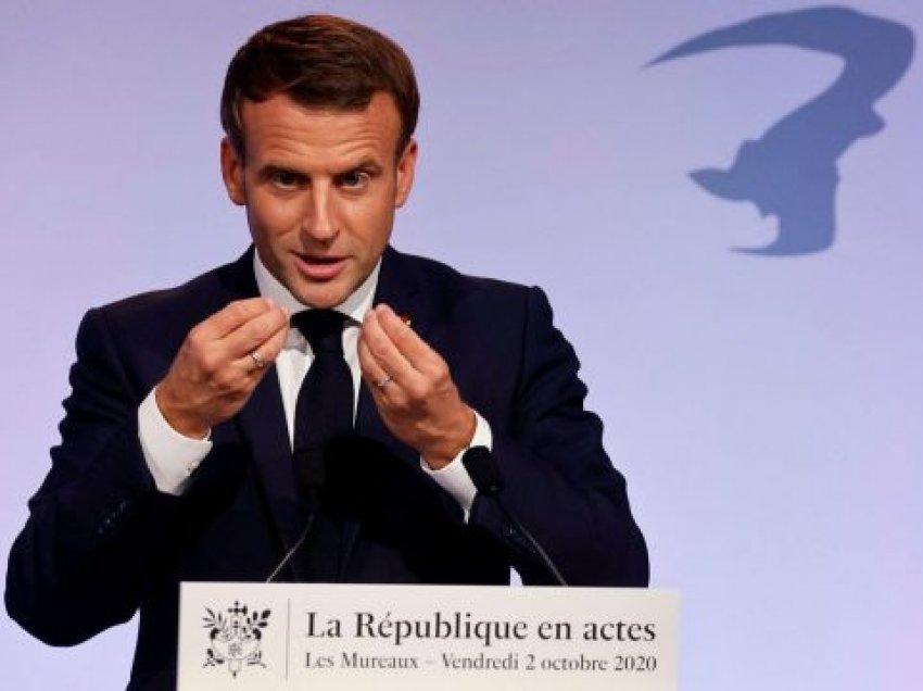Macron për vaksinimin në Francë: Duhet ta përshpejtojmë urgjentisht
