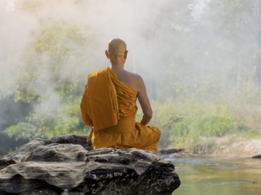 ‘Mos lejoni që sjellja e njerëzve të tjerë të shkatërrojë paqen tuaj të brendshme’, këshillat Budiste që ju ndihmojnë të menaxhoni ankthin dhe stresin