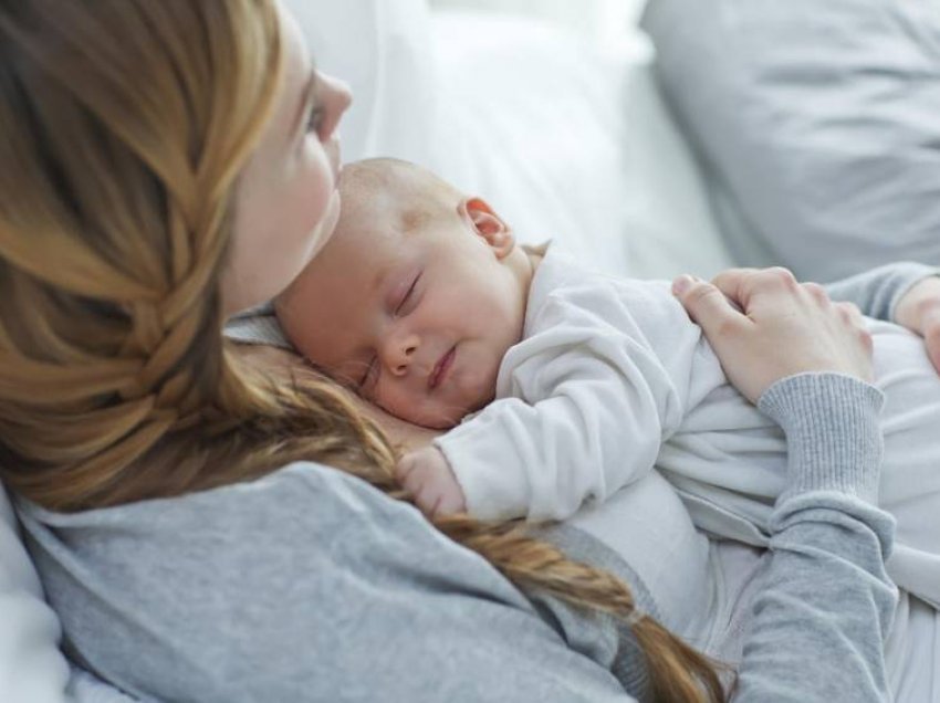Prekja forcon lidhjen e foshnjave me prindërit
