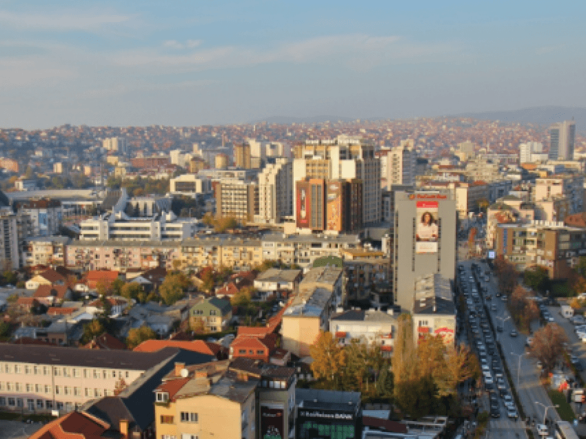 Gruaja e bën për spital burrin nga Prishtina