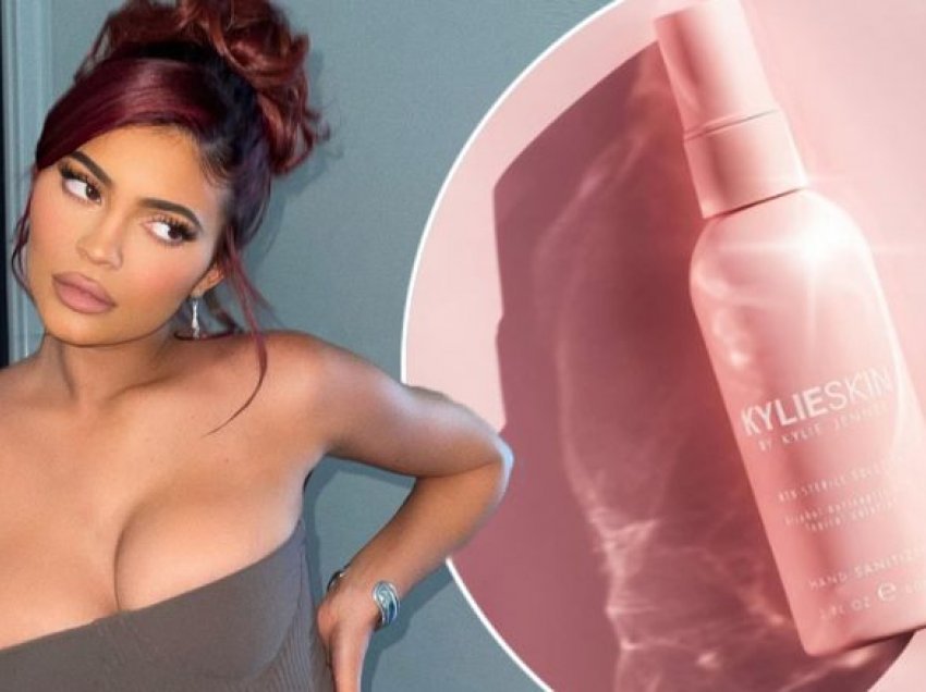 Lansoi dezinfektues në kuadër të linjës ‘Kylie Skin’, Kylie Jenner akuzohet nga fansat se po përfiton nga pandemia