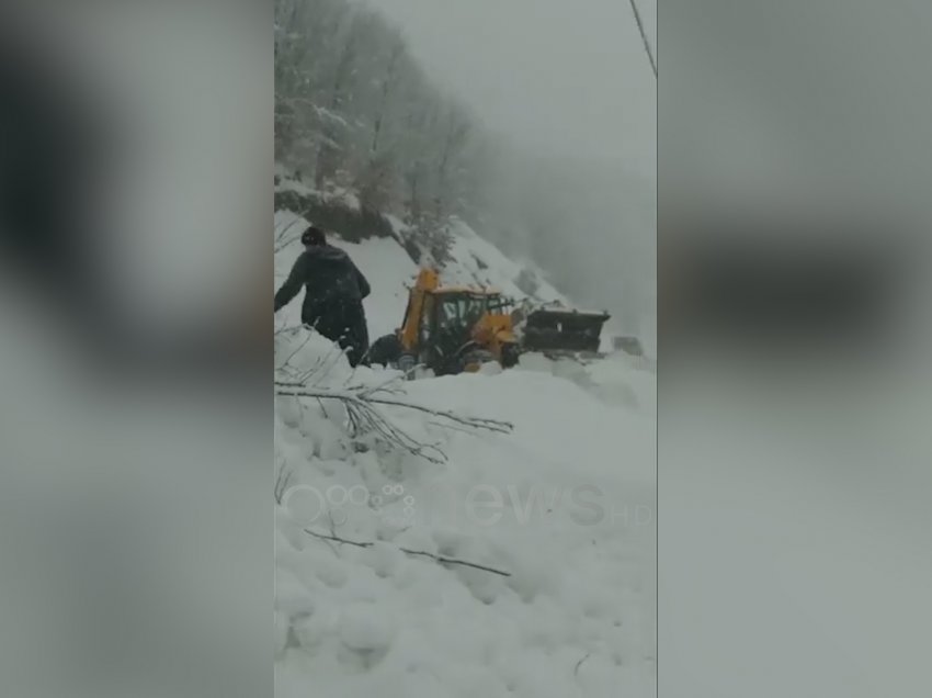 Orteku i borës në Kelmend merr përpara makinën, ja çfarë e shpëtoi mjekun