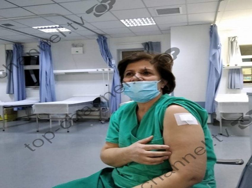 Covid-19/ Njihuni me shqiptaren e parë që merr vaksinë Pfizer në Greqi
