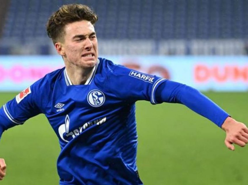 19-vjeçari Hoppe shënoi het-trik në fitoren e Schalkes dhe shkroi histori në Bundesliga