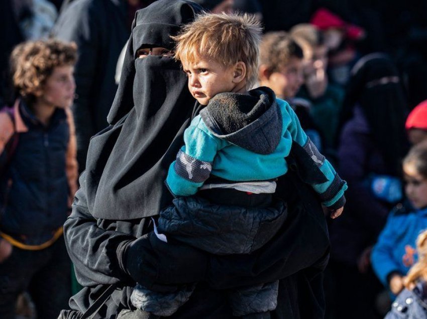 BBC: Shqipëria në garë për të shpëtuar fëmijët nga kampi xhihadist