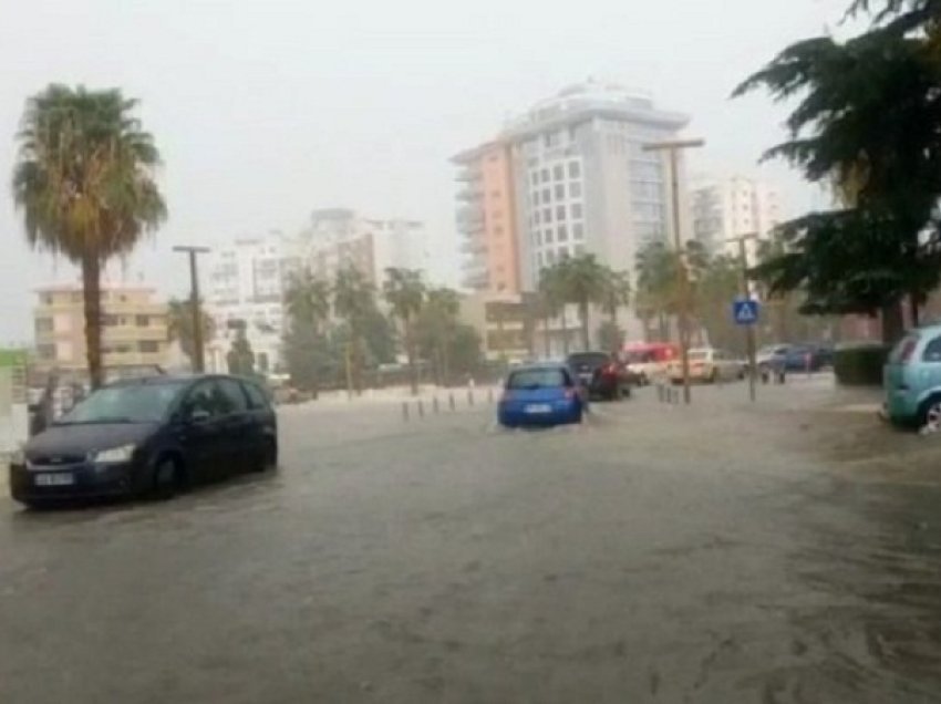 Durrës/ Lumenjtë Ishëm dhe Erzen në rënie, bashkitë furnizohen me ndihma