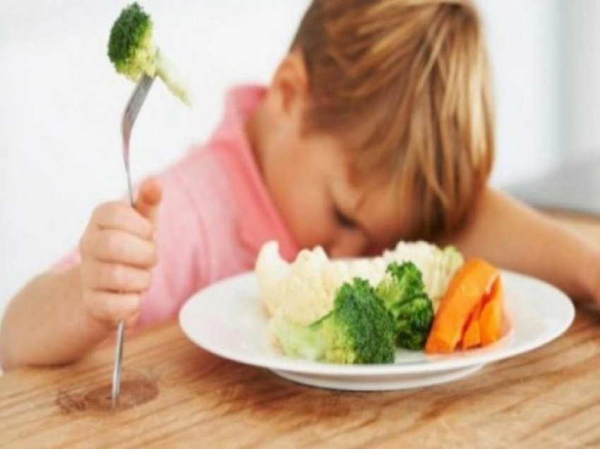 Pesë mënyra për t’i bërë fëmijët tuaj të hanë perime
