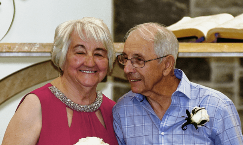 Të dashuruar që nga shkolla e mesme, historia e çiftit që u bashkua pas 70 vitesh