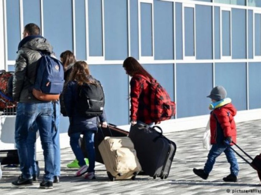 Kërkesat për azil/ Shqipëria lë pas dhe Sirinë, studiuesi: Arsyet se pse ikin shqiptarët dhe kur ishte kulmi