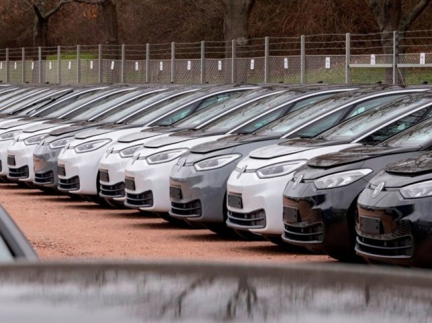 “Volkswagen” trefishon shitjet e veturave elektrike