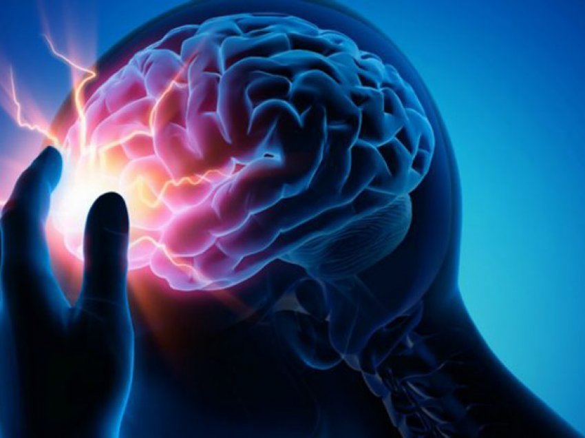 A ndikojnë dhimbjet e kokës tek përshpejtimi i plakjes së trurit – Kujdesi që ju duhet