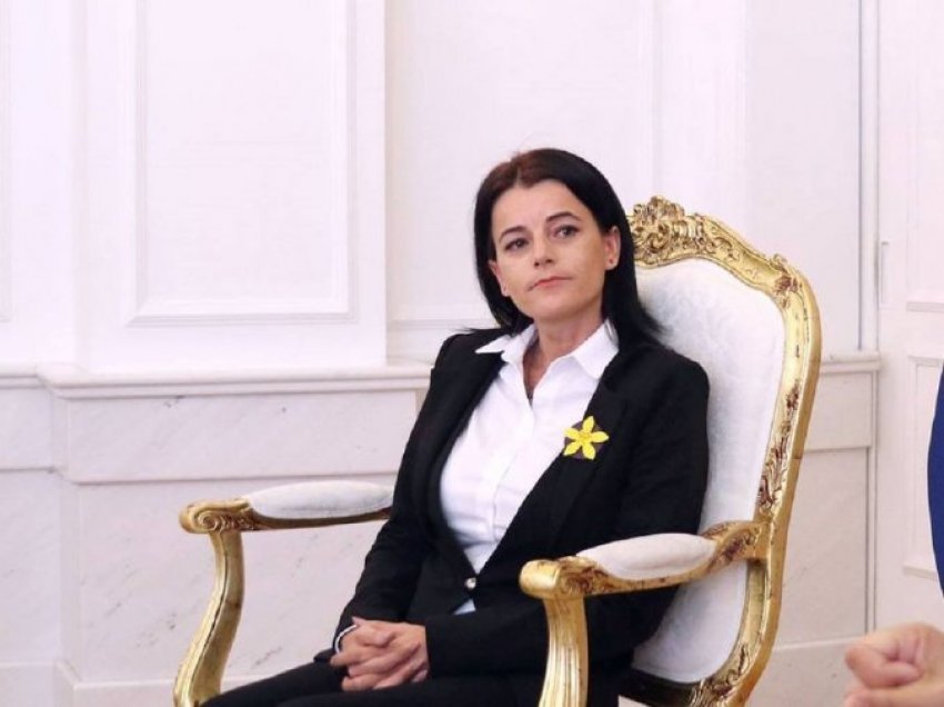 Historia e Vasfije Krasniqit, gruaja e dhunuar gjatë luftës, sot kandidate për deputete 