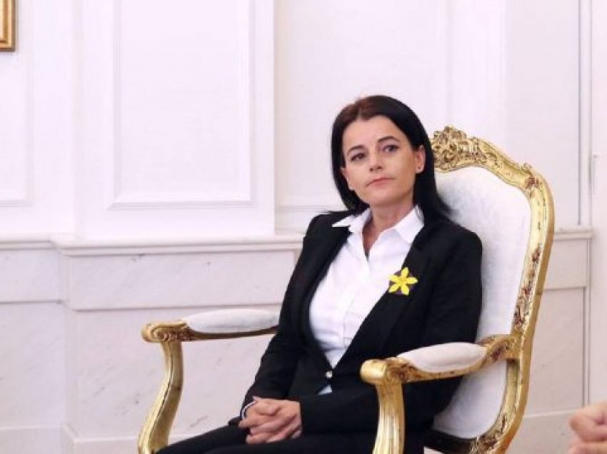 “Vasfije Krasniqi ka qenë në negociata me PDK-në, ia kemi ofruar numrin 3 në listë”