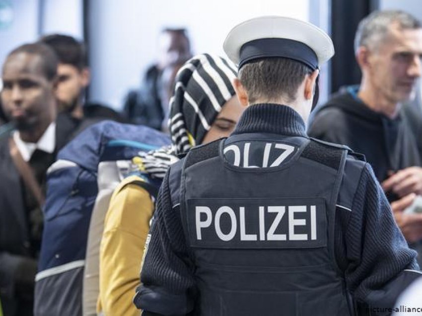 “Rruga ballkanike”, Gjermania shkatërron një zinxhir të trafikantëve me migrantë