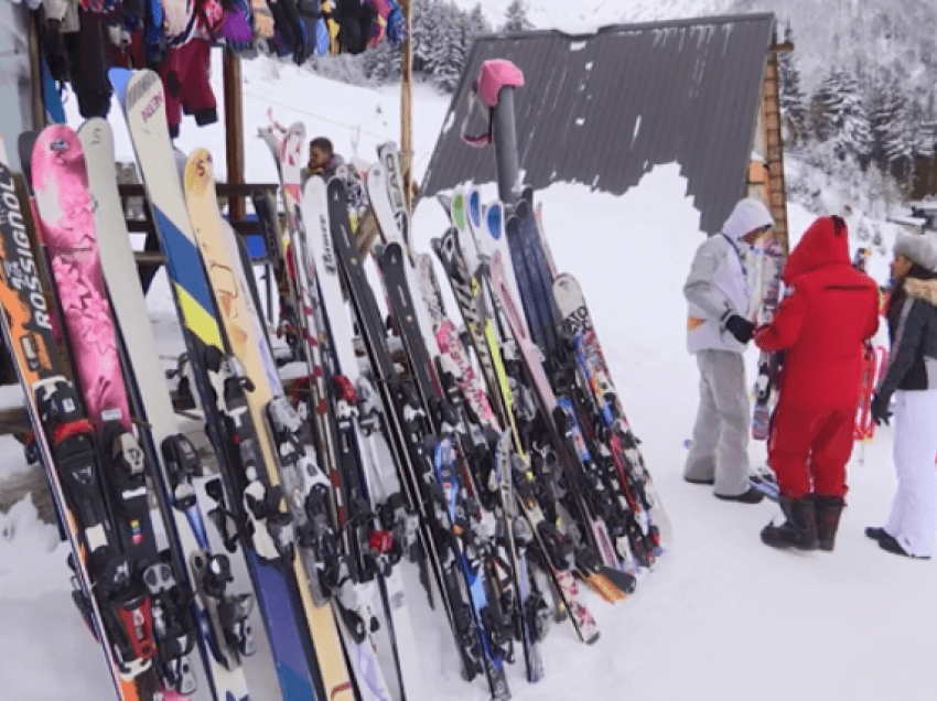 Qendrës kryesore të skijimit në Kosovë po i shkakton vështirësi pandemia