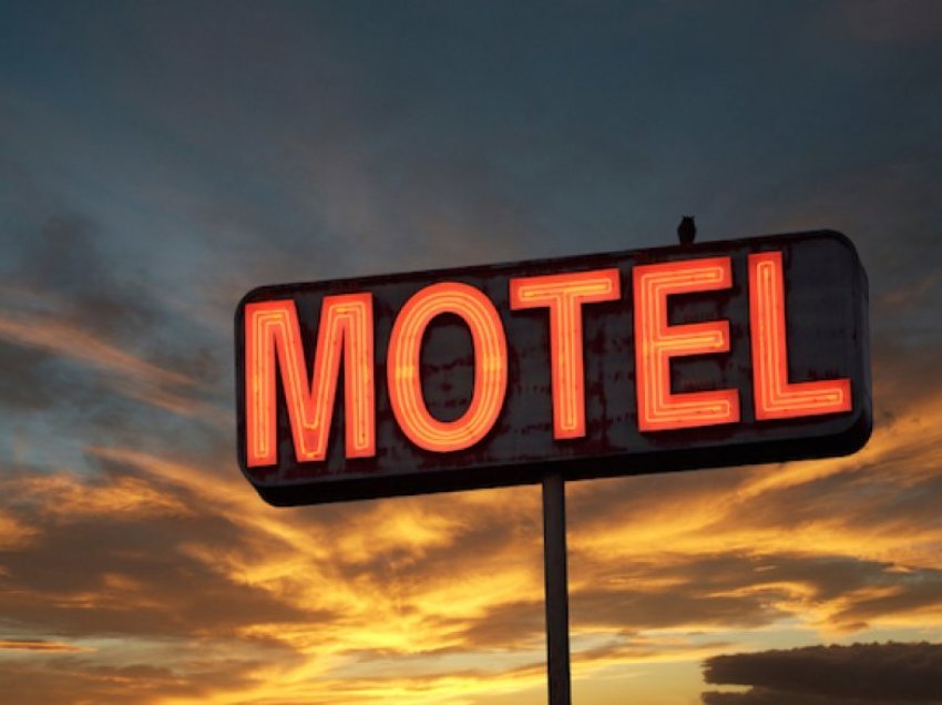 Kapen në një motel në Mitrovicë dy persona që po merreshin me prostitucion