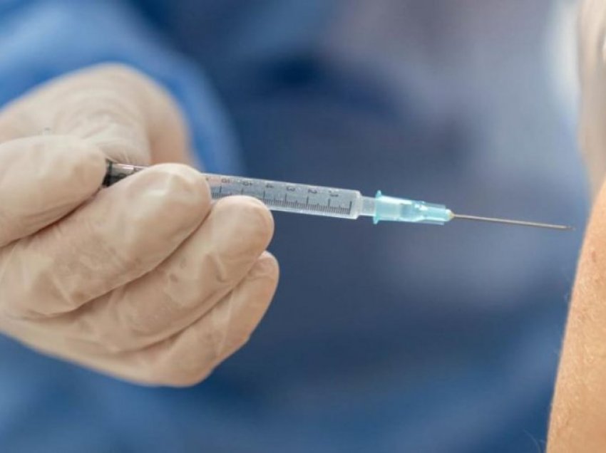 Oxfordi po përgatit një vaksinë kundër variantit të ri të koronavirusit