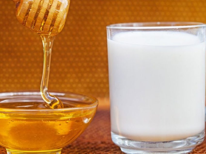 Flokë të plotë dhe të shëndetshëm – Maska me mjaltë dhe qumësht