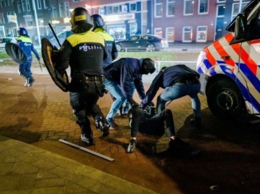 ​Trazira në Holandë kundër kufizimeve të COVID-19