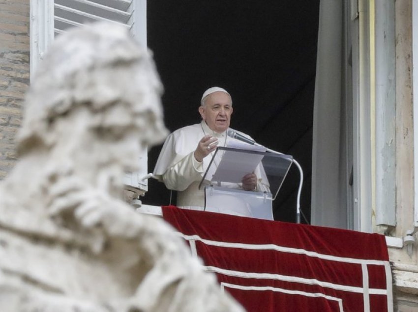 Papa përkujton Ditën e Holokaustit