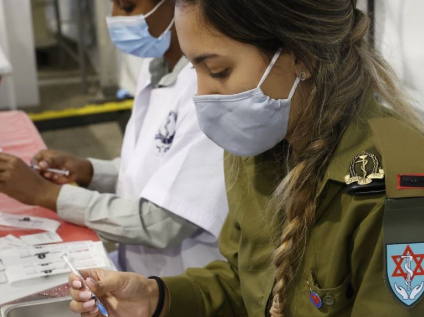 Izraeli: Kur të vaksinohet një e treta e popullatës, do të shohim ndryshime