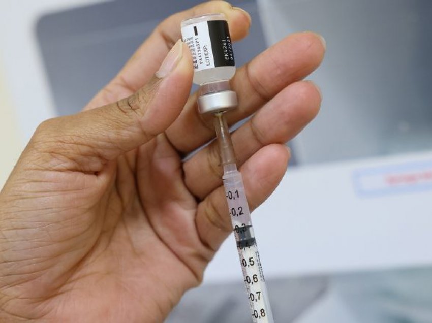 Gati nëntë milionë britanik janë vaksinuar kundër coronavirusit