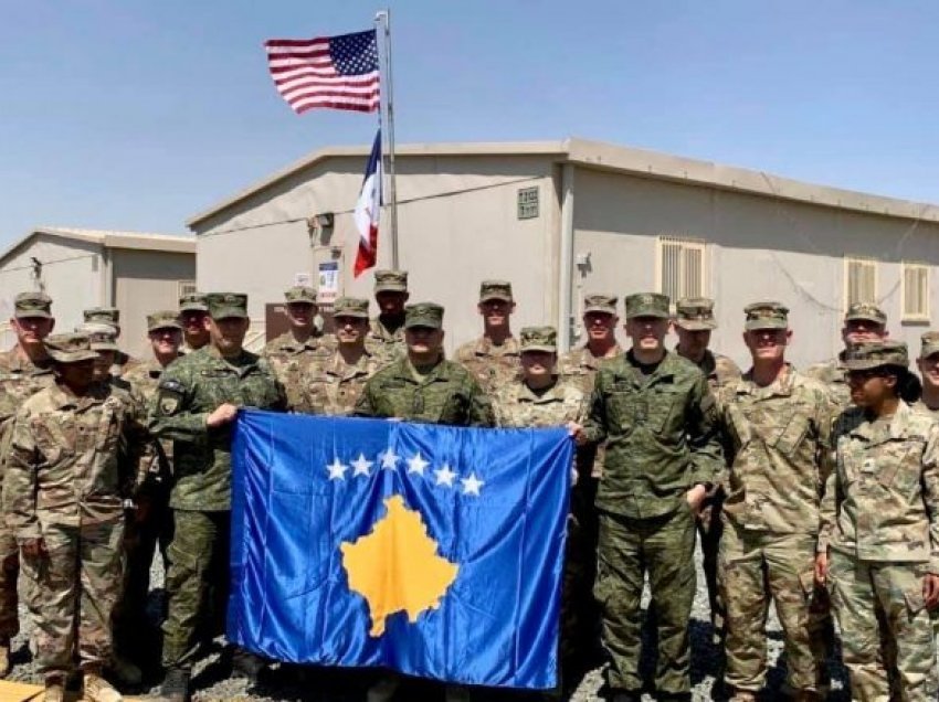 Në nderë të Ditës së Pavarësisë së SHBA-ve, në kazermat e FSK-së ngritet flamuri amerikan 