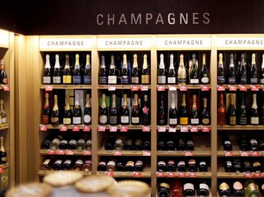 Francë: Grupi i Industrisë së Shampanjës shfryn me tërbim kundër ligjit të ri të Rusisë për shampanjën