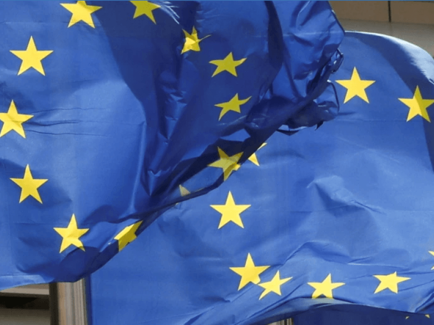 ​BE e shqetësuar për veriun, vjen thirrja për Kosovën dhe Serbinë
