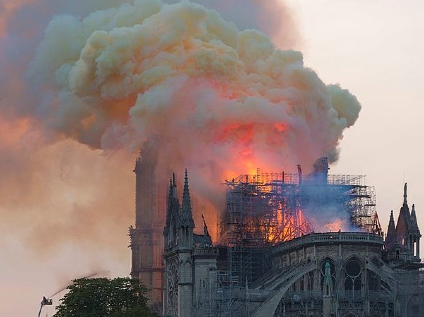 Padi për fshehjen e rreziqeve shëndetësore nga zjarri i Notre-Dame