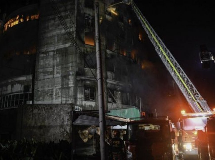 Zjarr në një fabrikë, vdesin 52 punëtorë