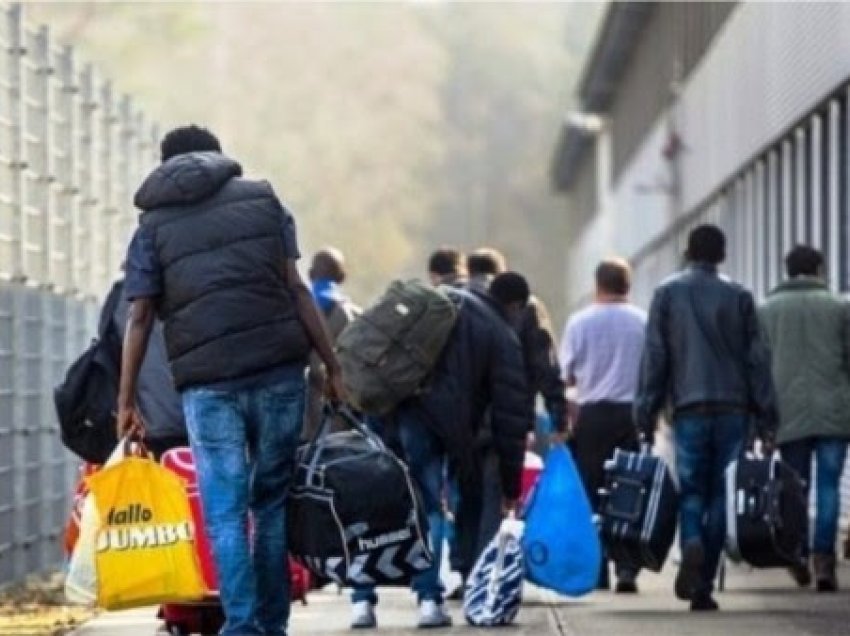 ​Nis ndërtimi i gardhit 550 km, i bllokon emigrantëve hyrjen në BE