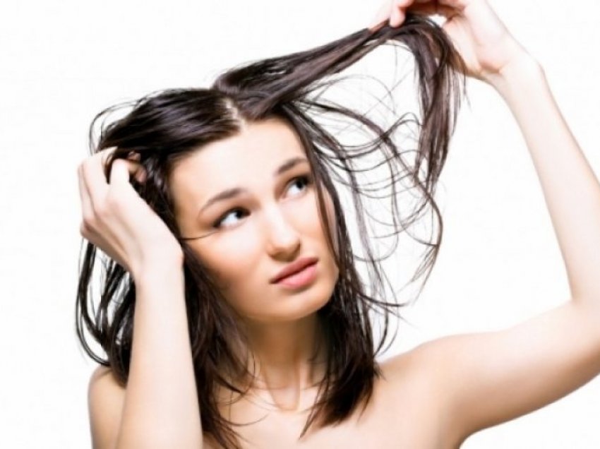 Metodat me të cilat mund të shpëtoni nga flokët e holla dhe me yndyrë