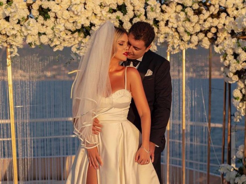 Rezarta Shkurta publikon fotot e dasmës me fustanin e bardhë